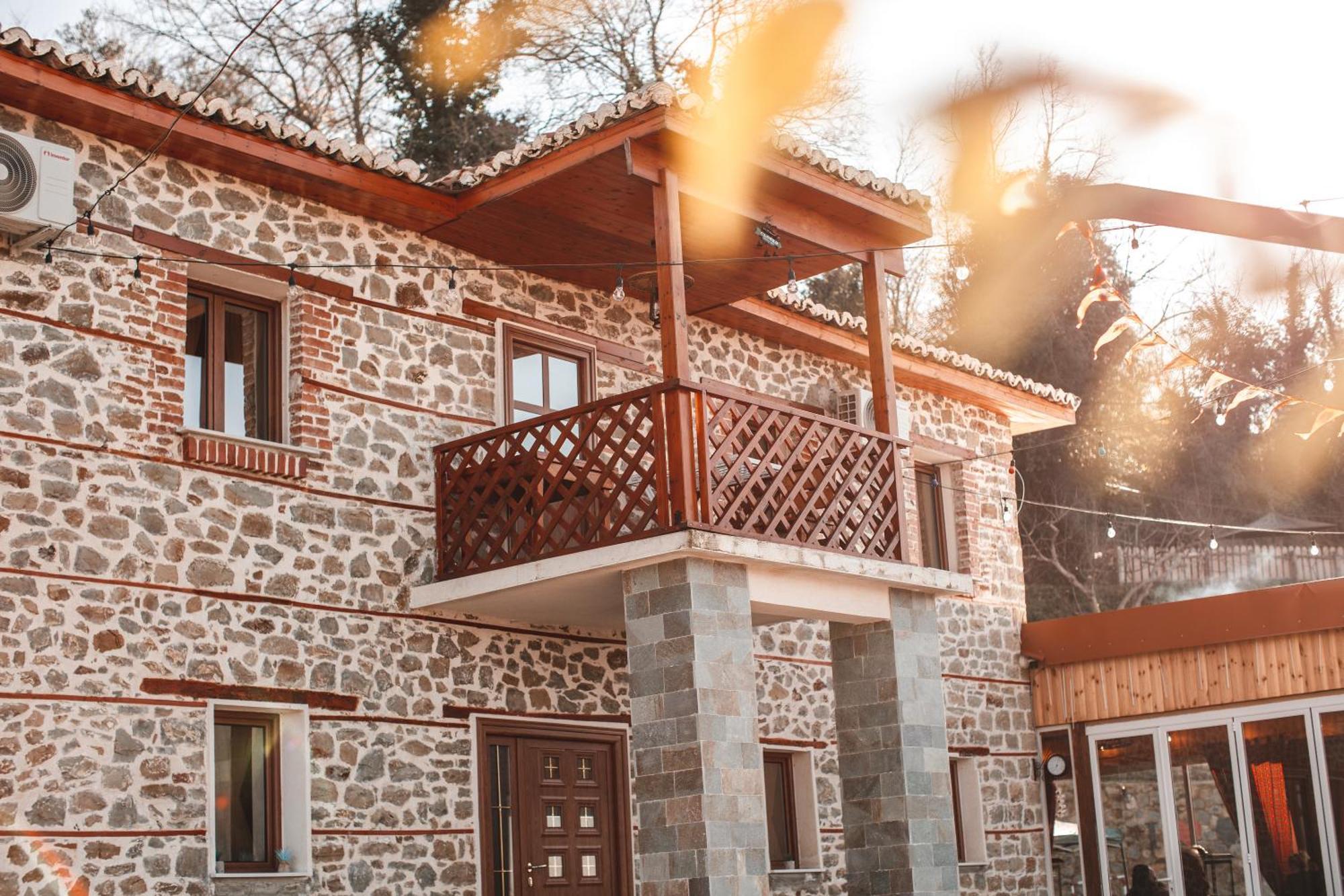 Keshtjella Xhabeqos Hotel Ljaknasi Kültér fotó