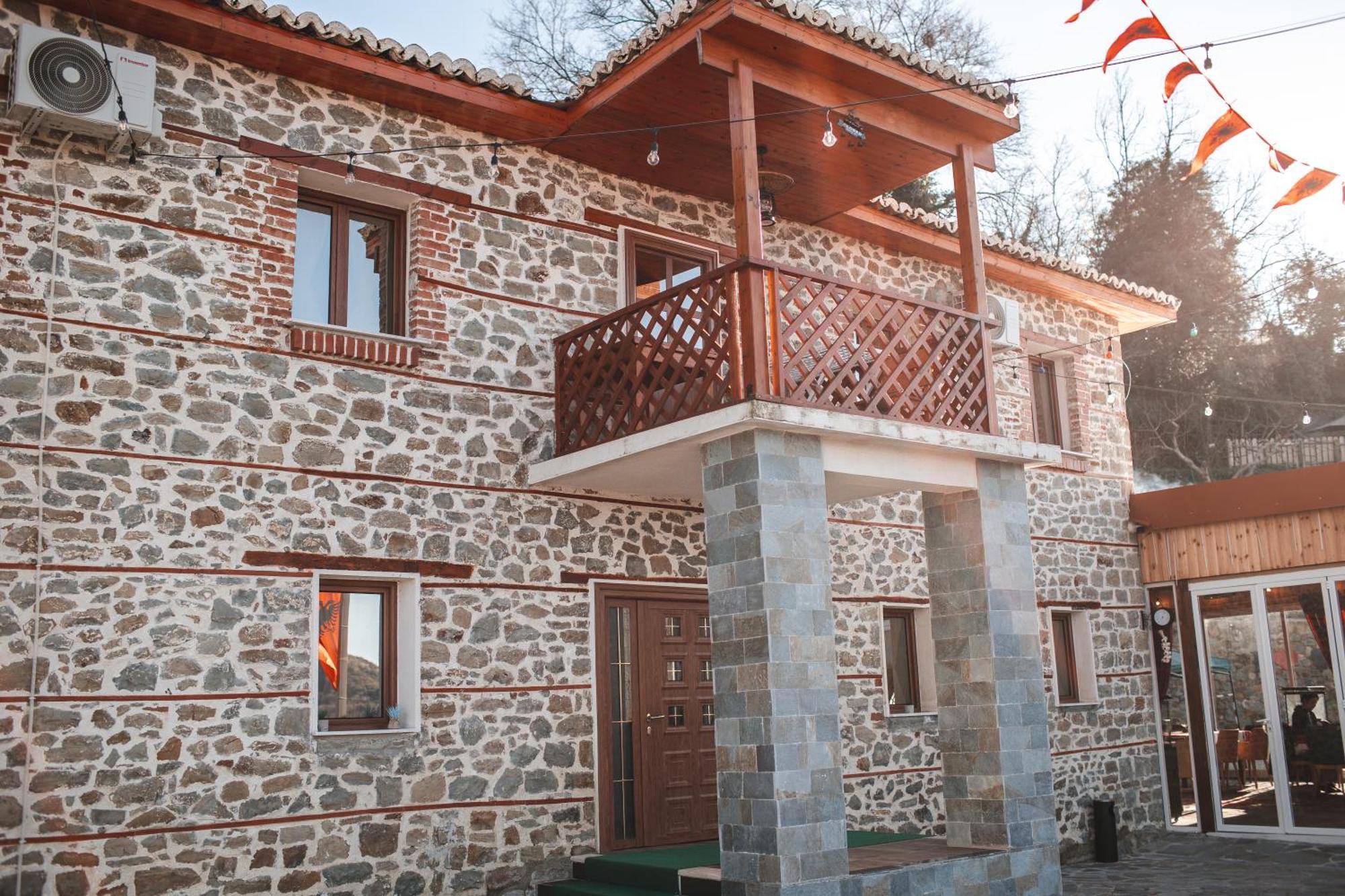 Keshtjella Xhabeqos Hotel Ljaknasi Kültér fotó