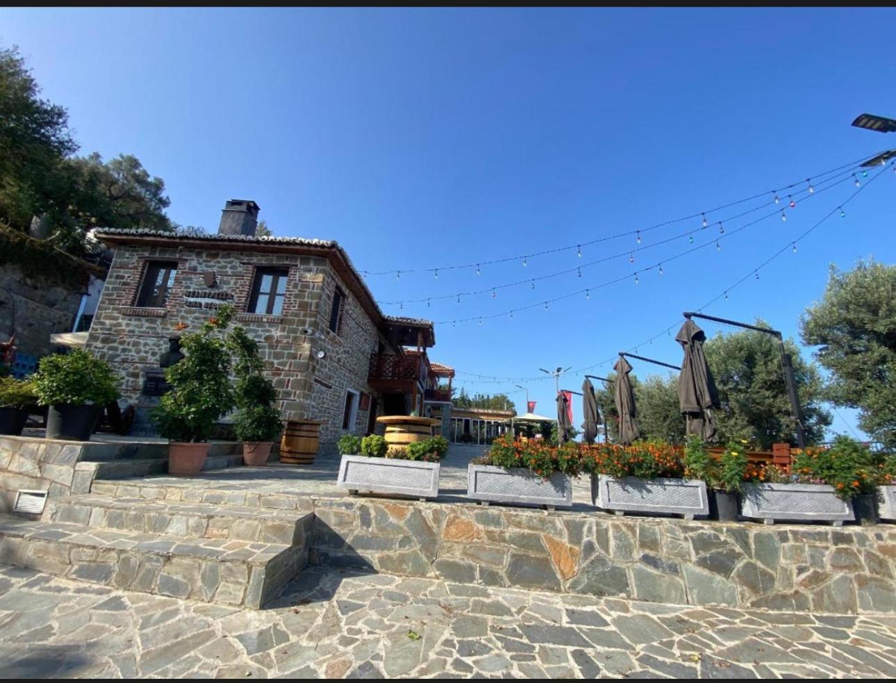Keshtjella Xhabeqos Hotel Ljaknasi Kültér fotó