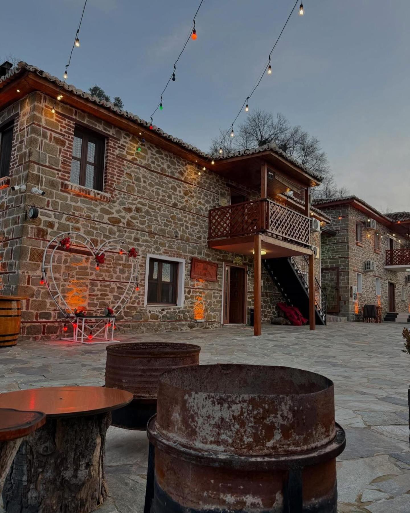Keshtjella Xhabeqos Hotel Ljaknasi Kültér fotó